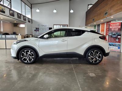 2017 Toyota C-HR - Thumbnail