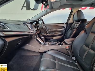 2017 Holden Commodore - Thumbnail