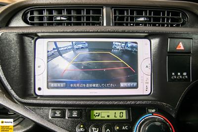 2013 Toyota Aqua - Thumbnail