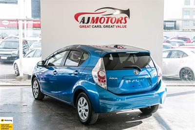 2013 Toyota Aqua - Thumbnail