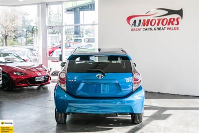 2013 Toyota Aqua - Thumbnail