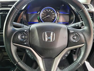 2014 Honda Grace - Thumbnail
