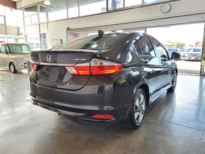 2014 Honda Grace - Thumbnail