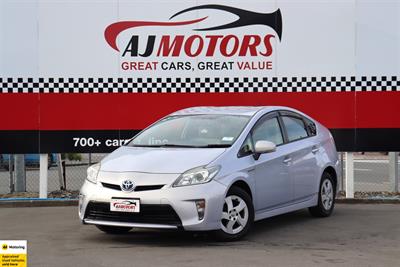 2015 Toyota Prius - Thumbnail