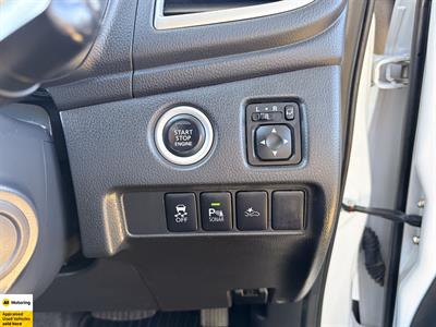 2022 Mitsubishi Pajero Sport - Thumbnail