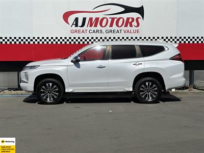 2022 Mitsubishi Pajero Sport - Thumbnail