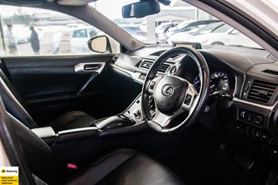 2012 Lexus CT200H - Thumbnail