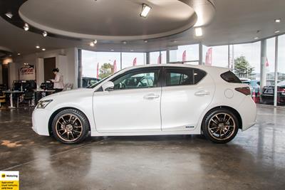 2012 Lexus CT200H - Thumbnail