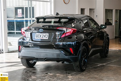 2020 Toyota C-HR - Thumbnail
