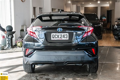 2020 Toyota C-HR - Thumbnail