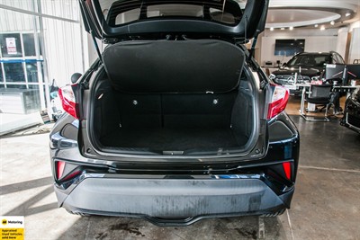 2020 Toyota C-HR - Thumbnail