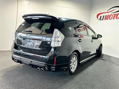 2012 Toyota Prius - Thumbnail