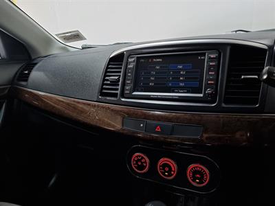 2007 Mitsubishi GALANT - Thumbnail