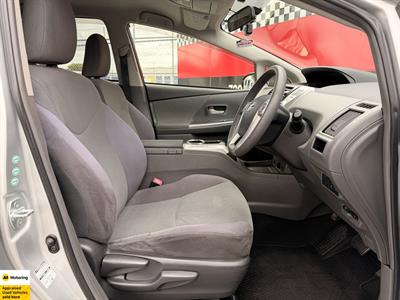 2012 Toyota Prius - Thumbnail