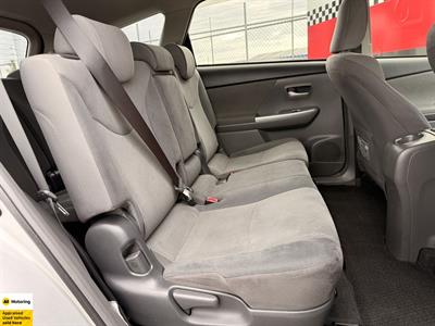 2012 Toyota Prius - Thumbnail