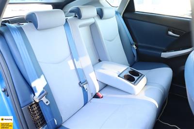 2013 Toyota Prius - Thumbnail