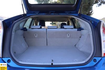 2013 Toyota Prius - Thumbnail