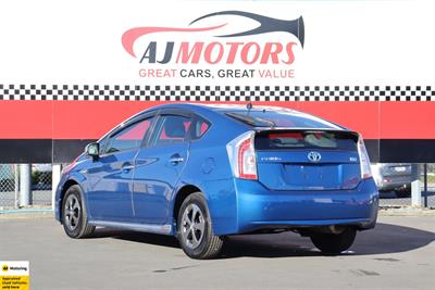 2013 Toyota Prius - Thumbnail