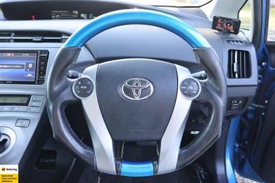 2013 Toyota Prius - Thumbnail