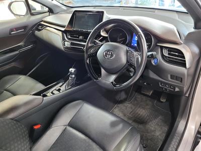 2017 Toyota C-HR - Thumbnail