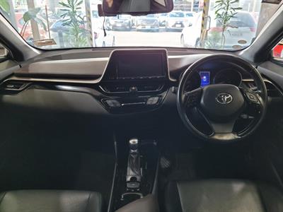 2017 Toyota C-HR - Thumbnail