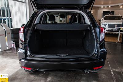 2017 Honda Vezel - Thumbnail