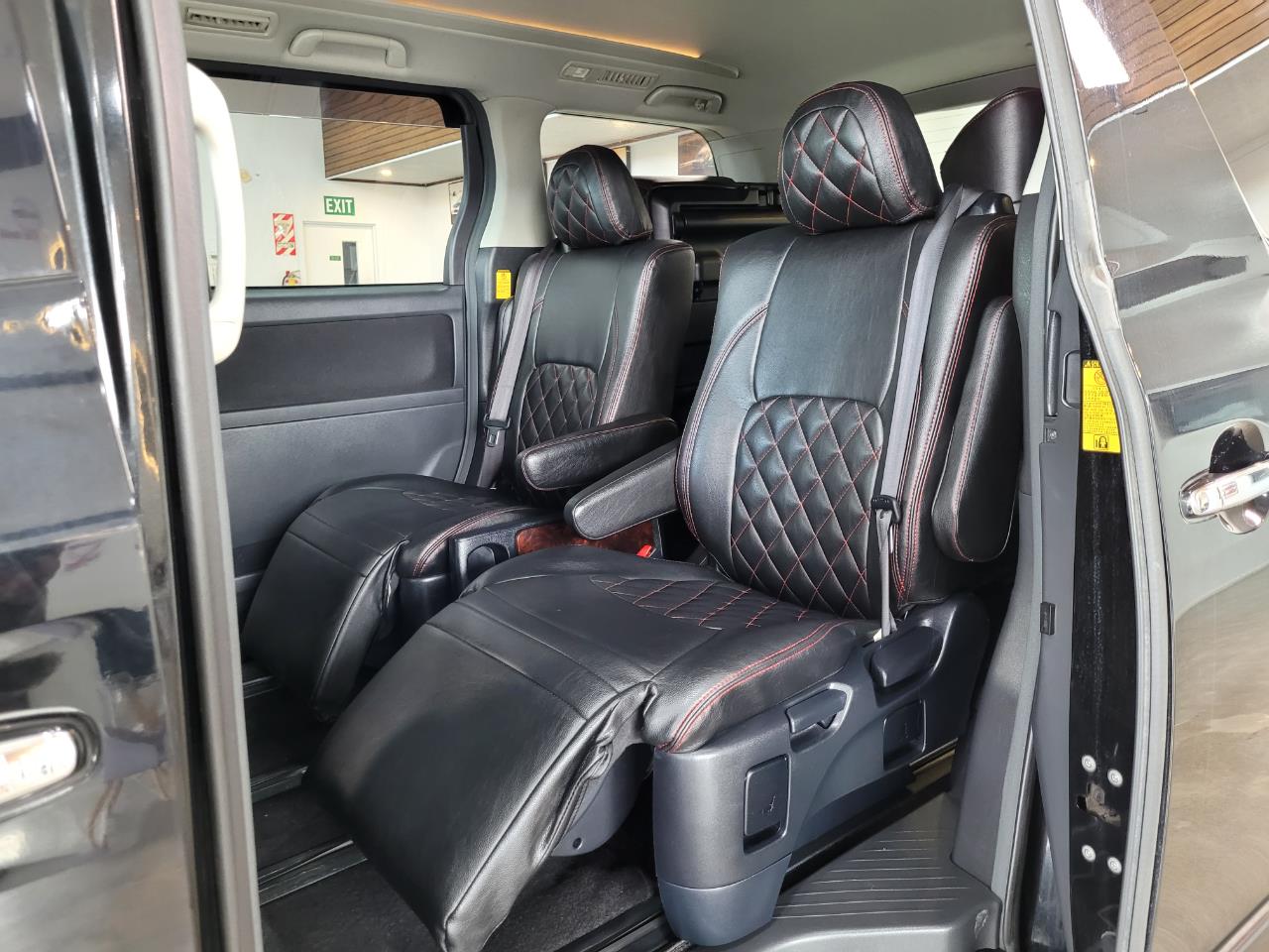 2012 Toyota Alphard
