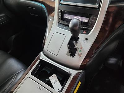 2012 Toyota Alphard - Thumbnail