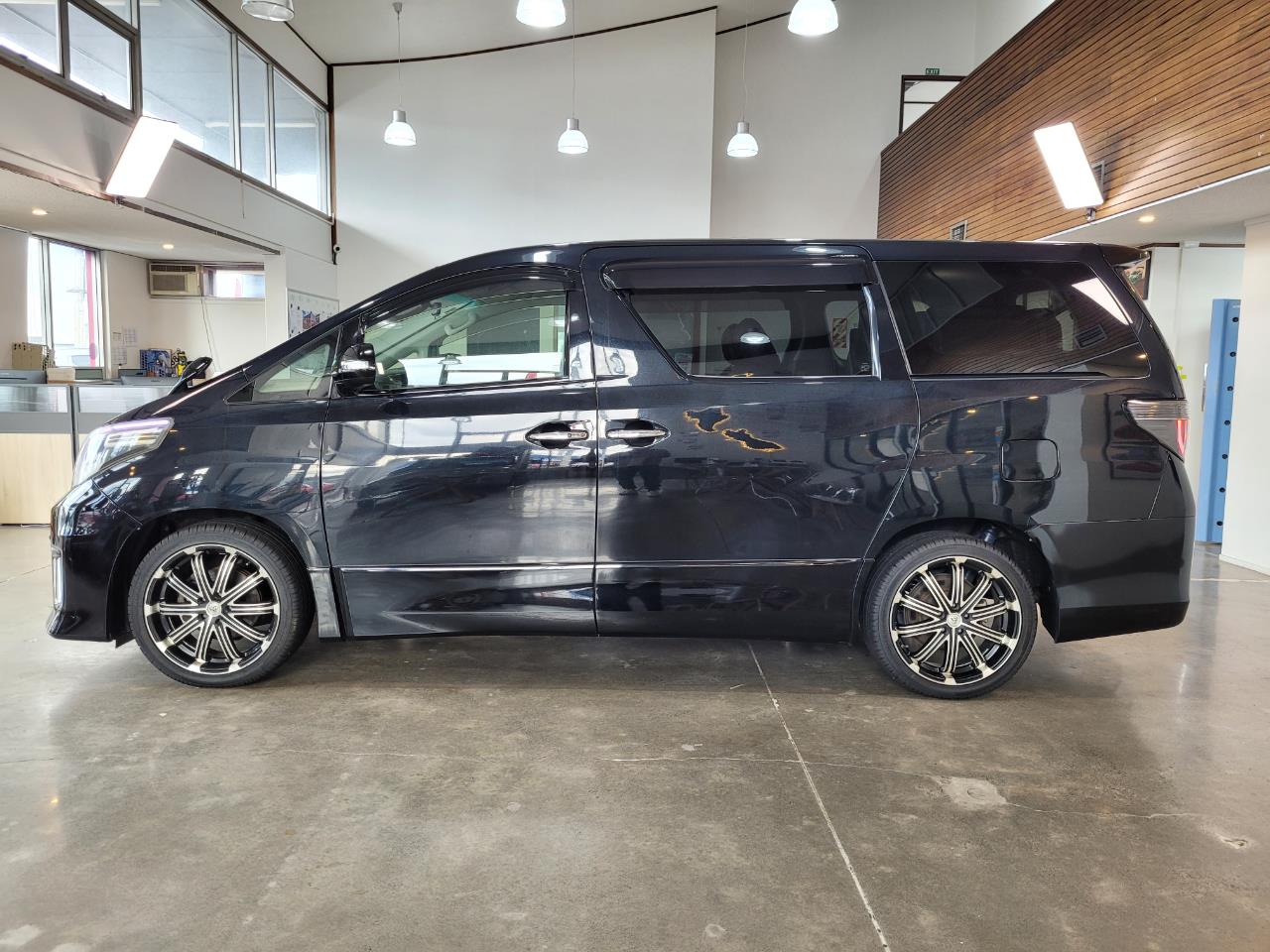2012 Toyota Alphard