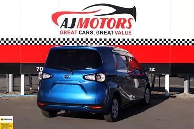 2015 Toyota Sienta - Thumbnail