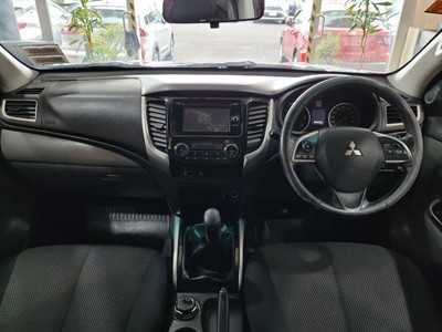 2015 Mitsubishi Triton - Thumbnail