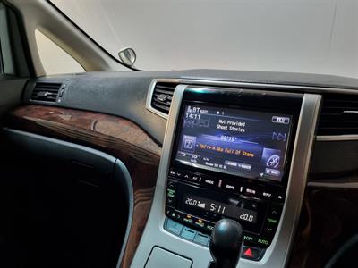 2012 Toyota Vellfire - Thumbnail