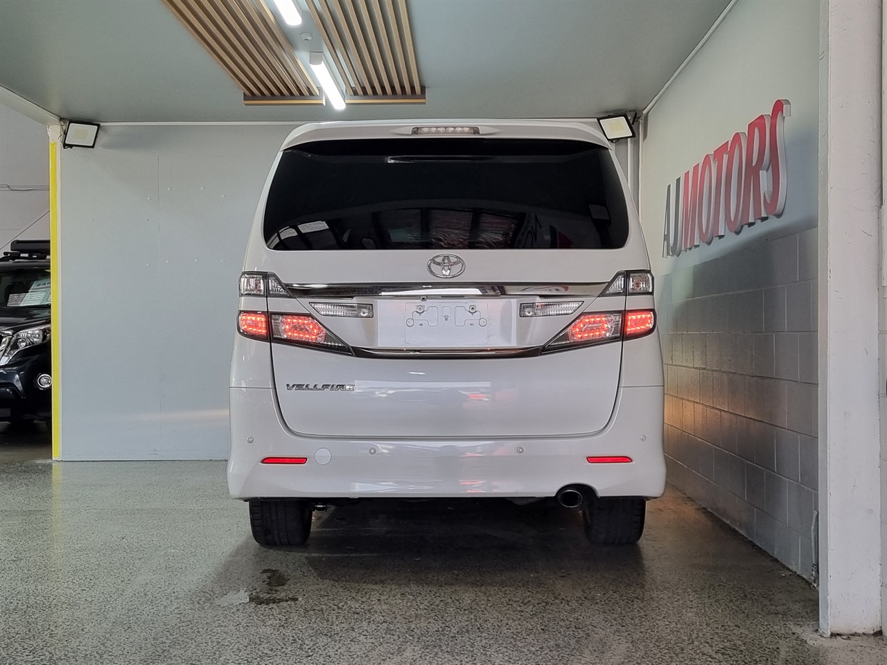 2012 Toyota Vellfire