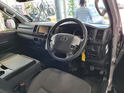 2019 Toyota Hiace - Thumbnail