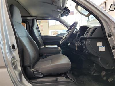 2019 Toyota Hiace - Thumbnail