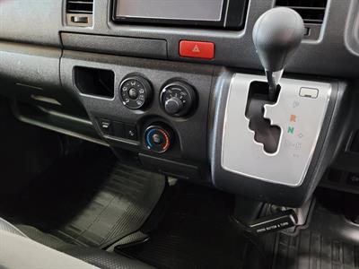 2019 Toyota Hiace - Thumbnail