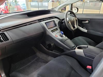 2013 Toyota Prius - Thumbnail
