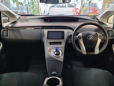 2013 Toyota Prius - Thumbnail