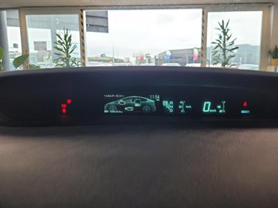 2013 Toyota Prius - Thumbnail