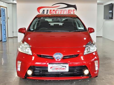 2013 Toyota Prius - Thumbnail
