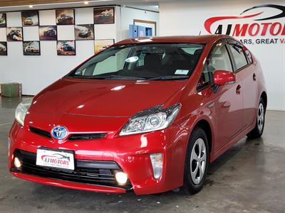 2013 Toyota Prius - Thumbnail