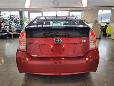 2013 Toyota Prius - Thumbnail