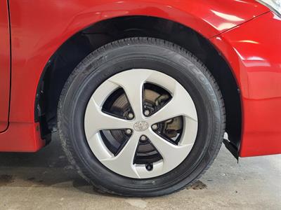 2013 Toyota Prius - Thumbnail