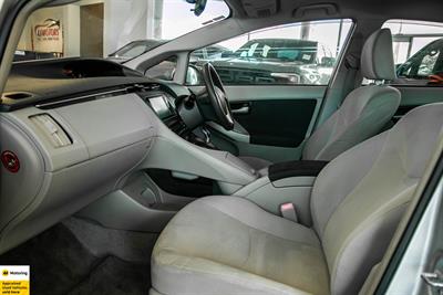 2011 Toyota Prius - Thumbnail