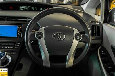 2011 Toyota Prius - Thumbnail