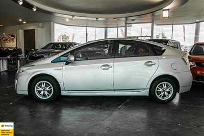 2011 Toyota Prius - Thumbnail