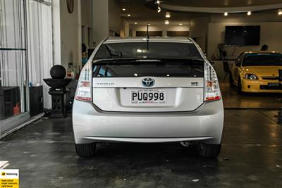 2011 Toyota Prius - Thumbnail