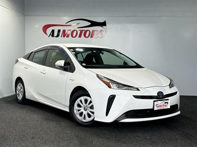 2019 Toyota Prius - Thumbnail