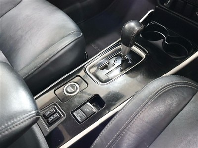 2019 Mitsubishi Outlander - Thumbnail