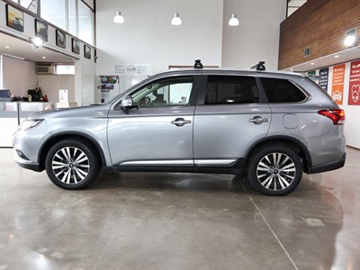 2019 Mitsubishi Outlander - Thumbnail
